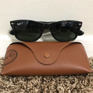 New Wayfarer Classic Ray-Ban Sunglasses with Case